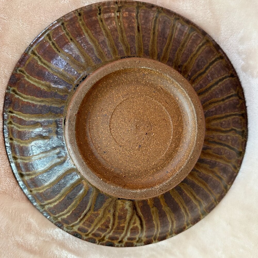 EUC Japanese Style Handcrafted Pottery Plate Artist's Stamp 9.75" diameter - Picture 7 of 10